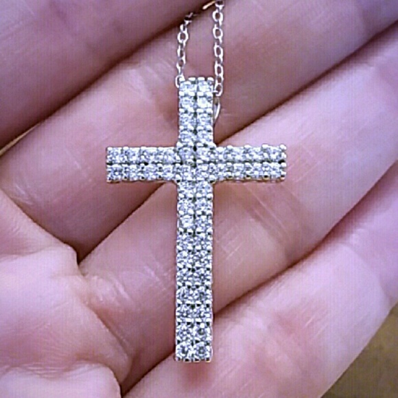 BEAUTIFUL CROSS NECKLACE - Picture 2 of 8